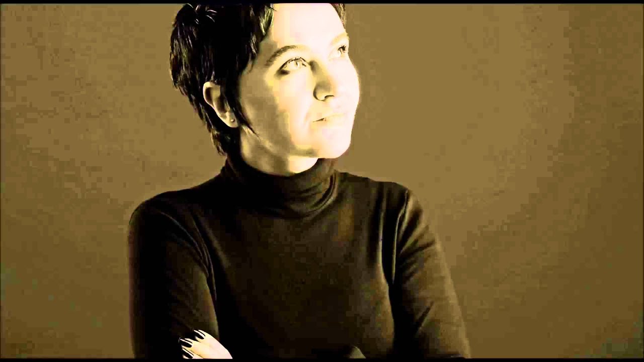 Amira Medunjanin - Jutros mi je ruža procvjetala