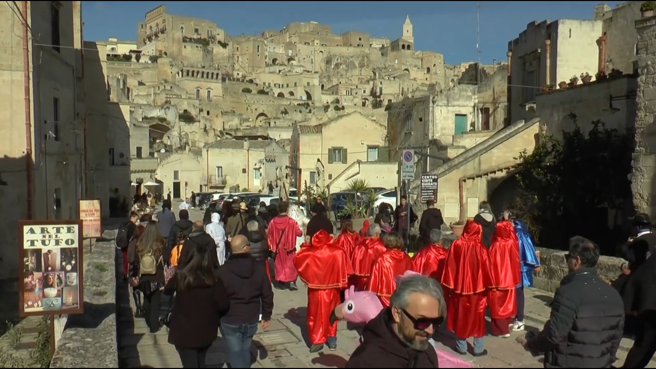 Il Carnevale a Matera – I colori del Mediterraneo nei Sassi