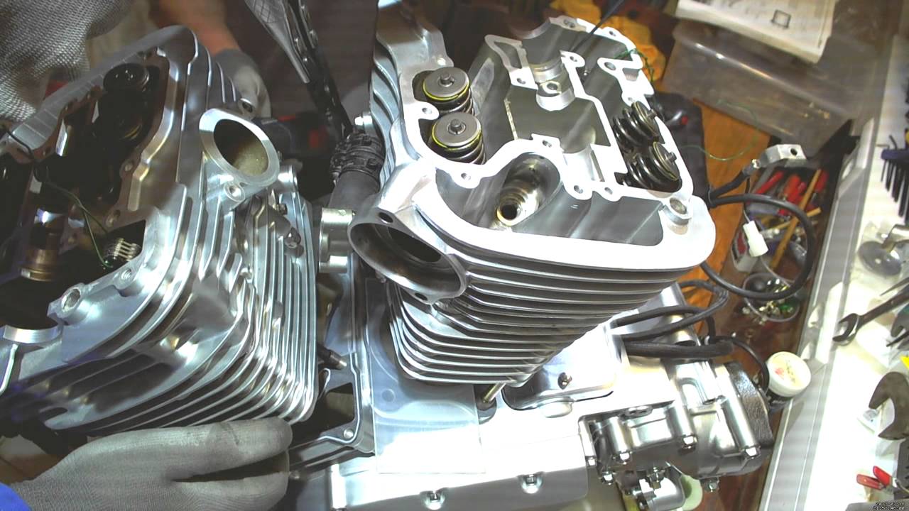 VX 800, Neumotor Teil 7: Kolben, Zylinder und Zylinderköpfe