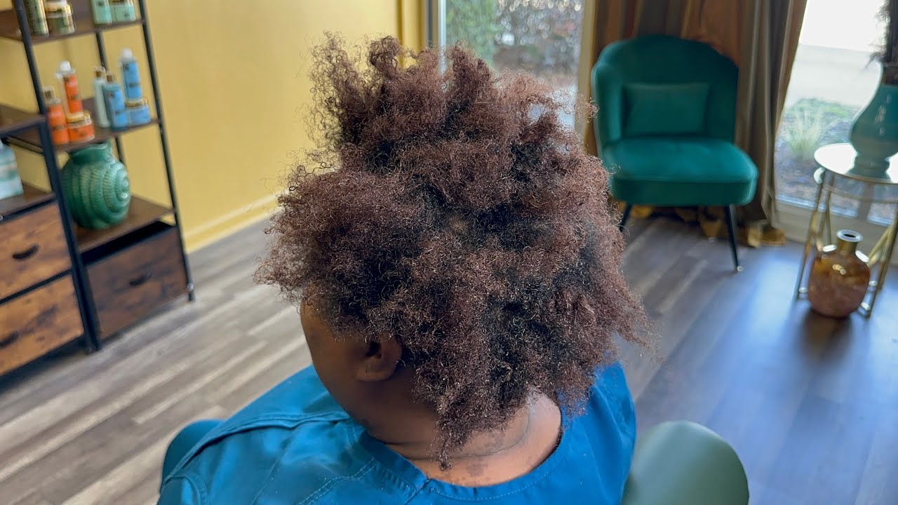 SPLIT ENDS and HAIR COLOR damaged her hair | Natural hair care after hair color