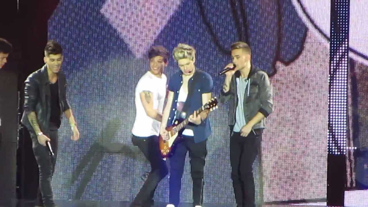 One Direction - Teenage Dirtbag (Live @ Antwerp) - Full HD - BEST VIDEO