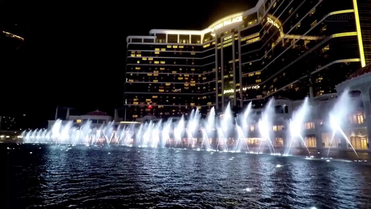 [Wide View] Wynn Palace Fountain - Big Spender