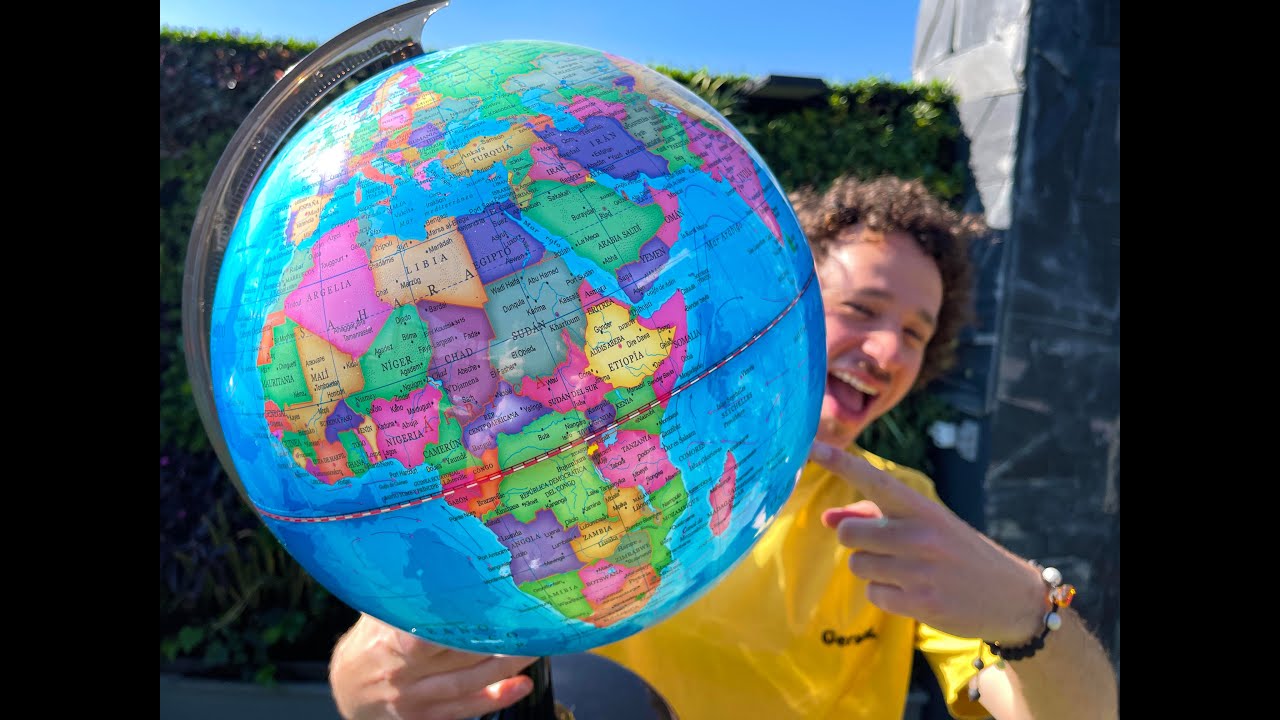 Кручу глобус и путешествую туда, куда укажет мой палец 🌍✈️