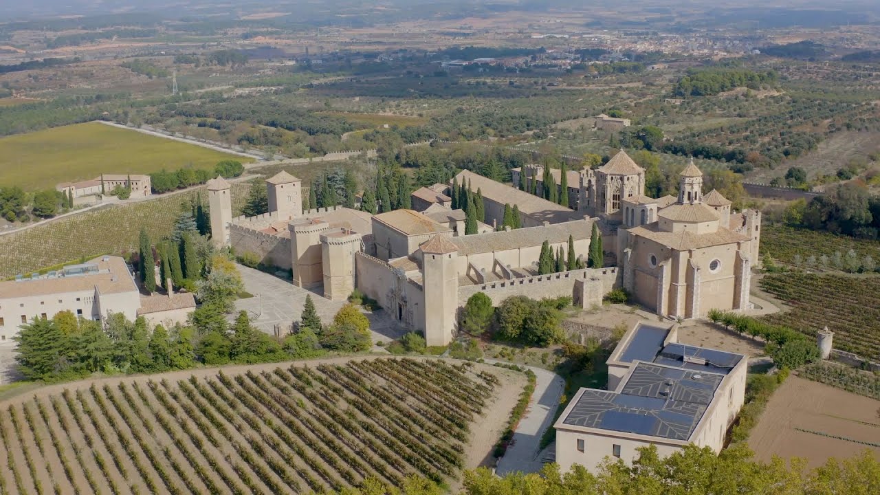 El monestir de Poblet és el conjunt cistercenc habitat més gran d'Europa