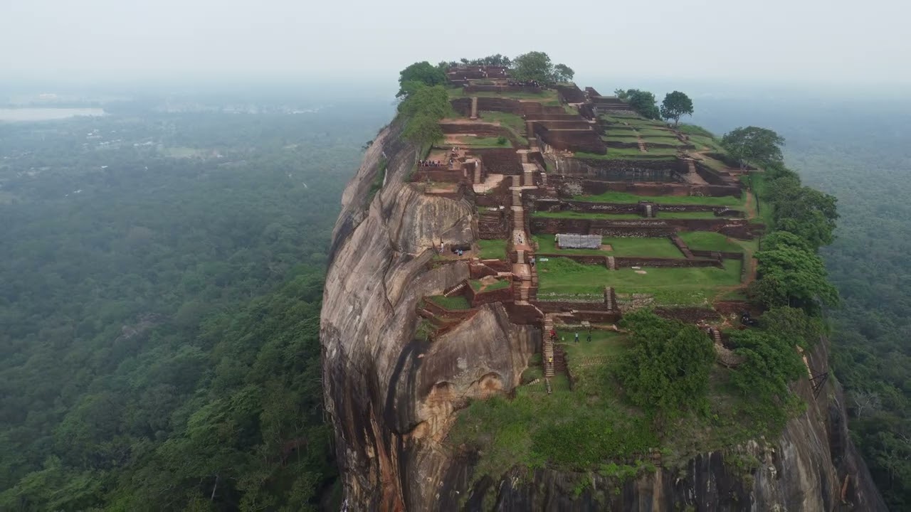 🦁 SIGIRIYA: EL PALACIO PERDIDO SOBRE LA JUNGLA | Drone 4K Sri Lanka 🇱🇰, la Roca del León