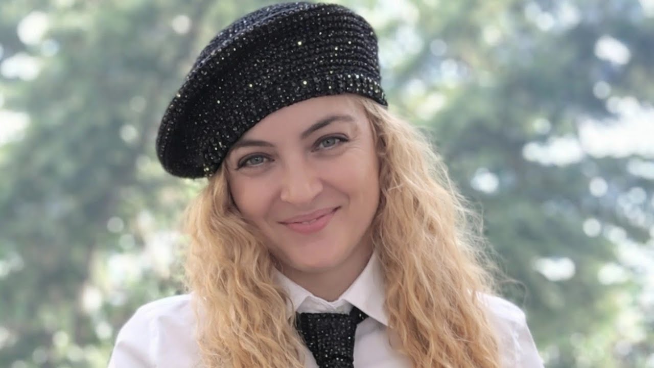 Ressam Beresi Kolay ve Şık Model /Easy Knitted Beret Tutorial | No Seam, One Size, Beginner Friendly