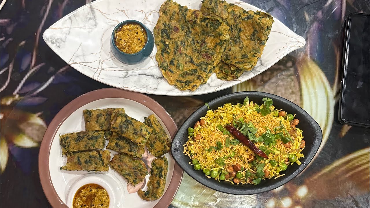 बिना आटा गुथे बनाये मेथी पराठा,hari mirch dahi ki chatani aur bihari chura matar #food #indianfood 