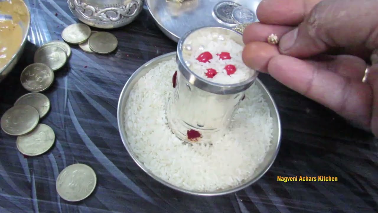 lakshmi Kuncham ಲಕ್ಷ್ಮಿ ಸೇರು ನಿಮ್ಮ ಮನೆಯಲ್ಲಿ ಇಟ್ಟು ಪೂಜಿಸಿದರೆ ಐಶ್ವರ್ಯ ತುಂಬಿ ತುಳುಕುತ್ತೆ!Kubera Kuncham