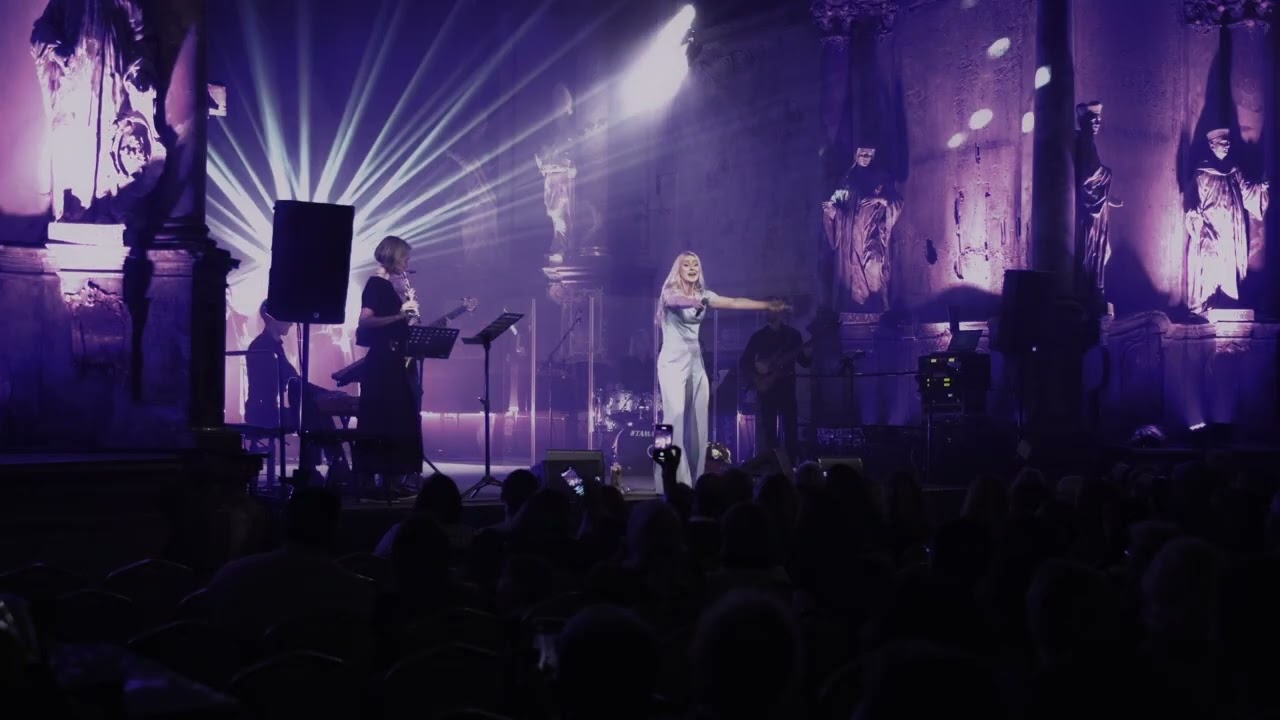 AIKA - Raga (Live. šv. Kotrynos bažnyčia)