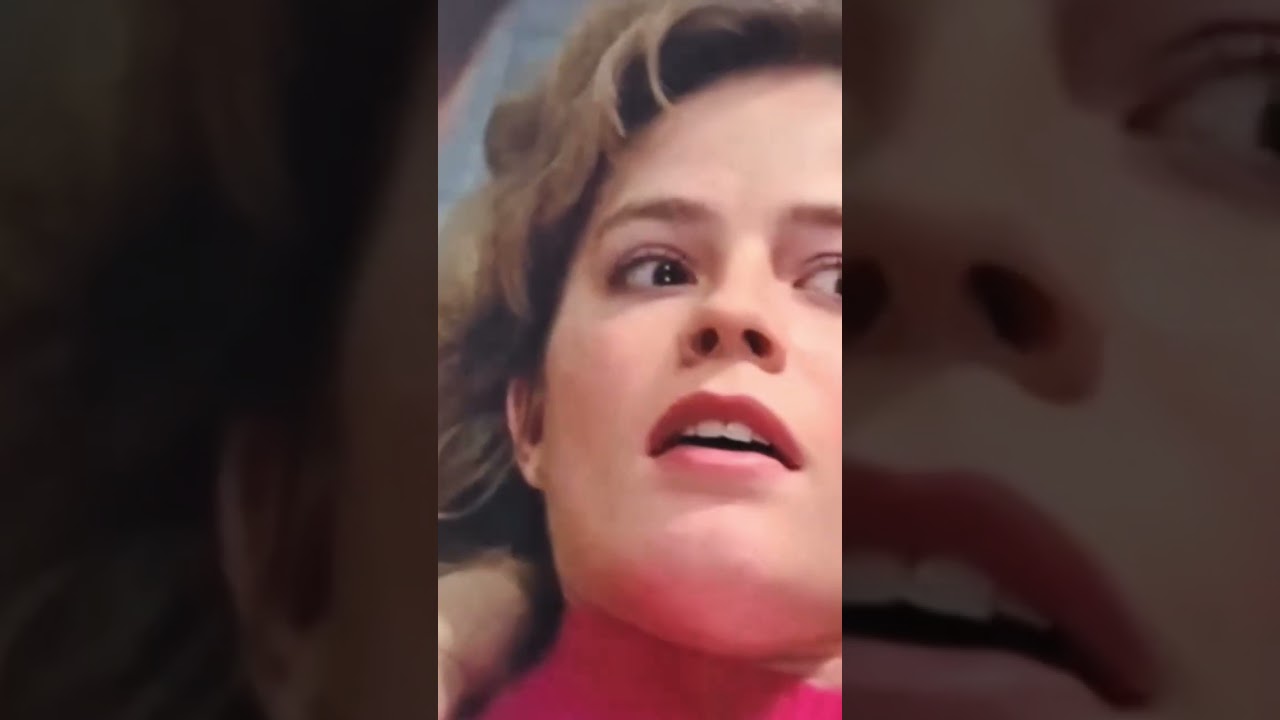 The Identical Dialogue: A shallow Dive into Elisabeth Shue's Two Fainting Scenes