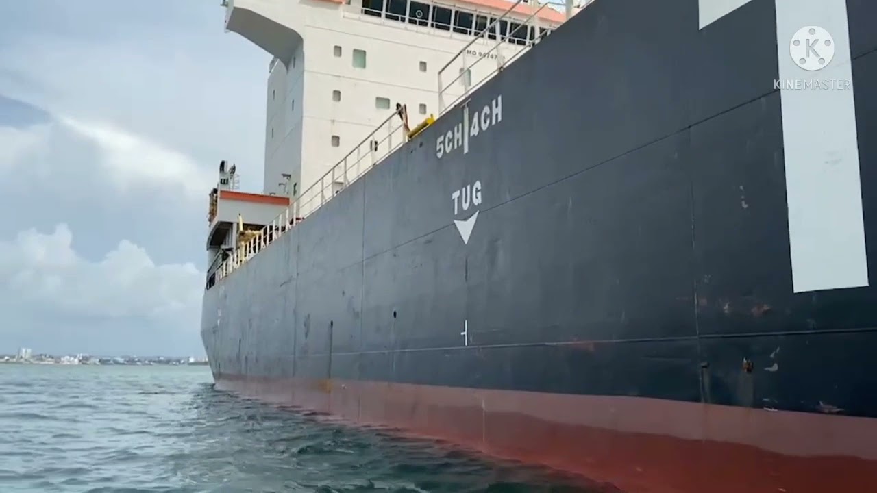 M.V.THOR BRAVE - RESCUE BOAT MANEUVERS IN THE WATERT CRISTOBAL, PANAMA 27 OCTOBER 2021