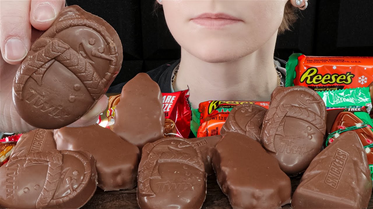 ASMR Chocolate Christmas Shaped Candy *Twix Snowman, Reese's & Snickers Trees Mukbang 먹방