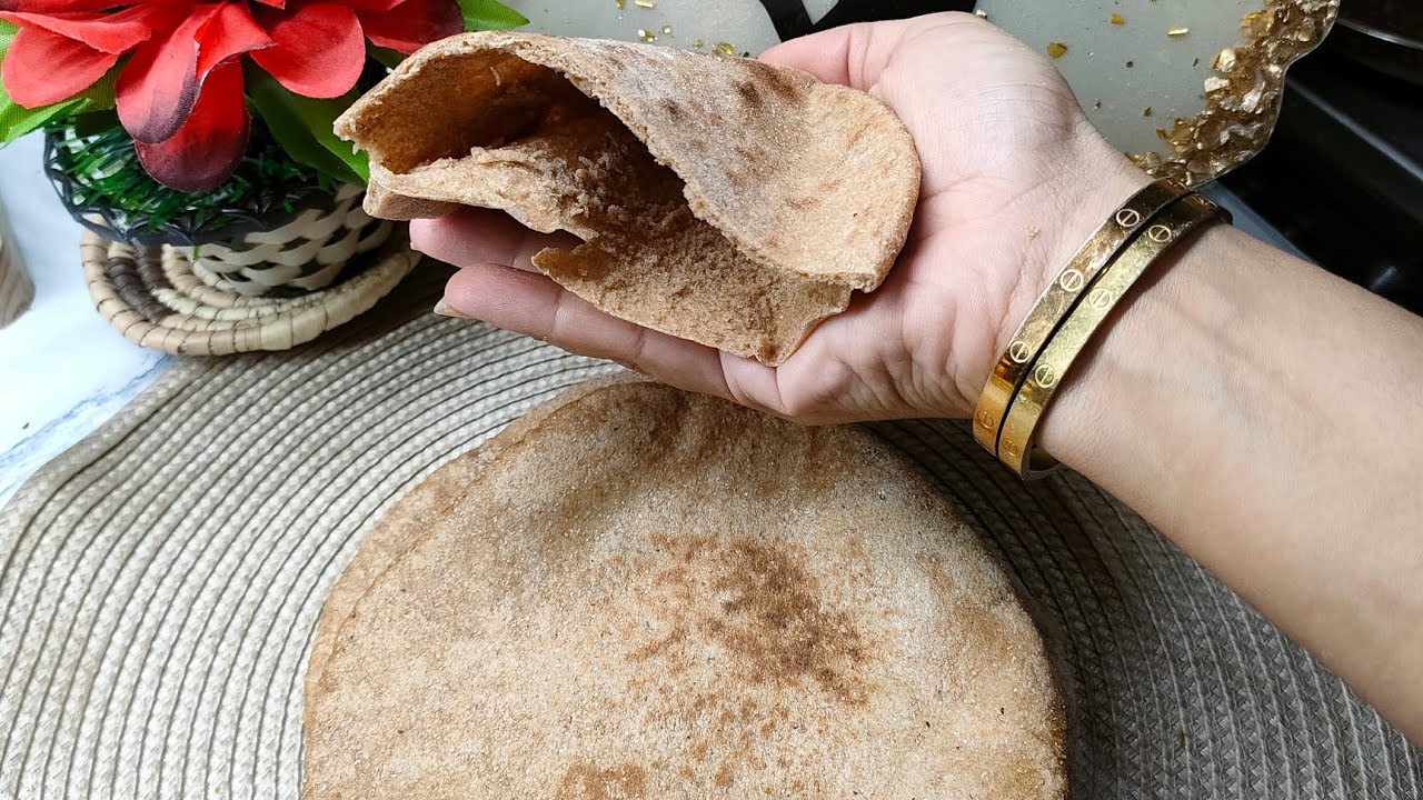 سعرات الرغيف 100 سعر حراري بس 😲 خبز القمح الكامل المنفوخ ع الطاسه ❗ب اسهل طريقه 🙈♥️