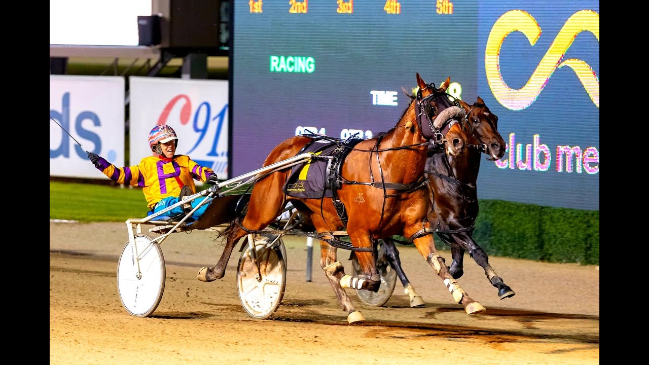 2023 Cordina Chicken Farms Chariots of Fire 1609M Menangle Australia : Catch a Wave (1:49:1)