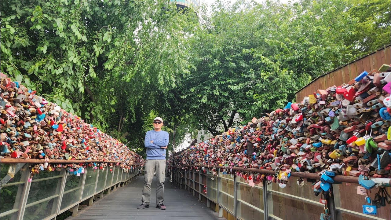 Gembok Cinta di Dataran Tertinggi Kota Seoul, Korea Selatan