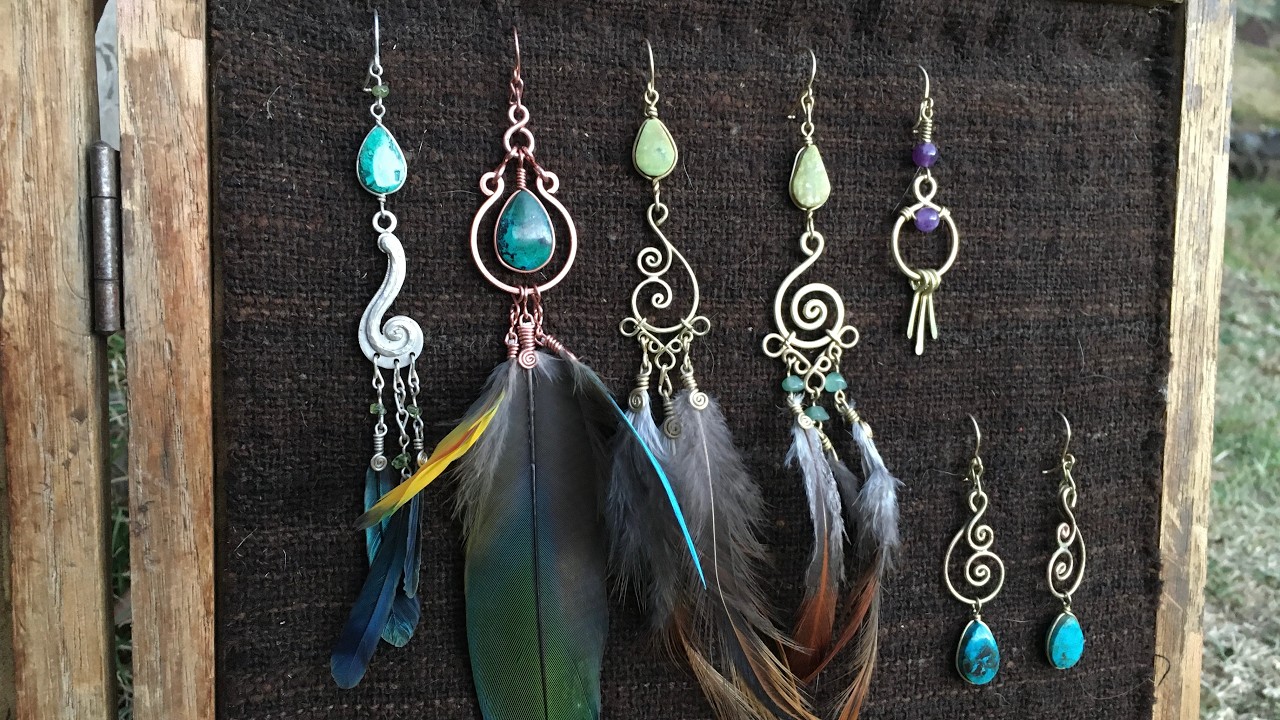 Tutorial de alambrismo: Cómo hacer aretes de alambre, piedras y plumas.