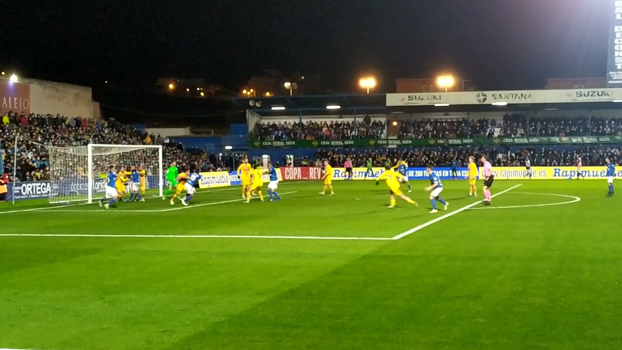 Linares - Barcelona. Gol anulado a Lolo Guerrero