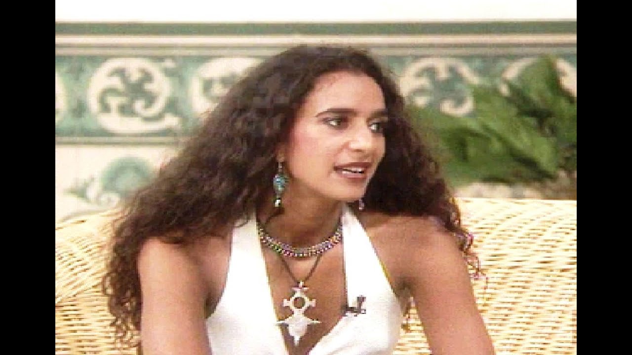 Rosario Flores presenta 
