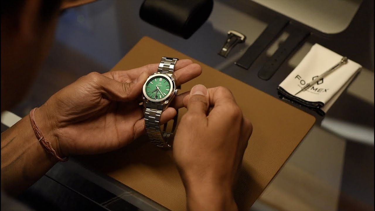 FORMEX Essence Automatic Chronometer (39mm & 43mm) - Video Instructions