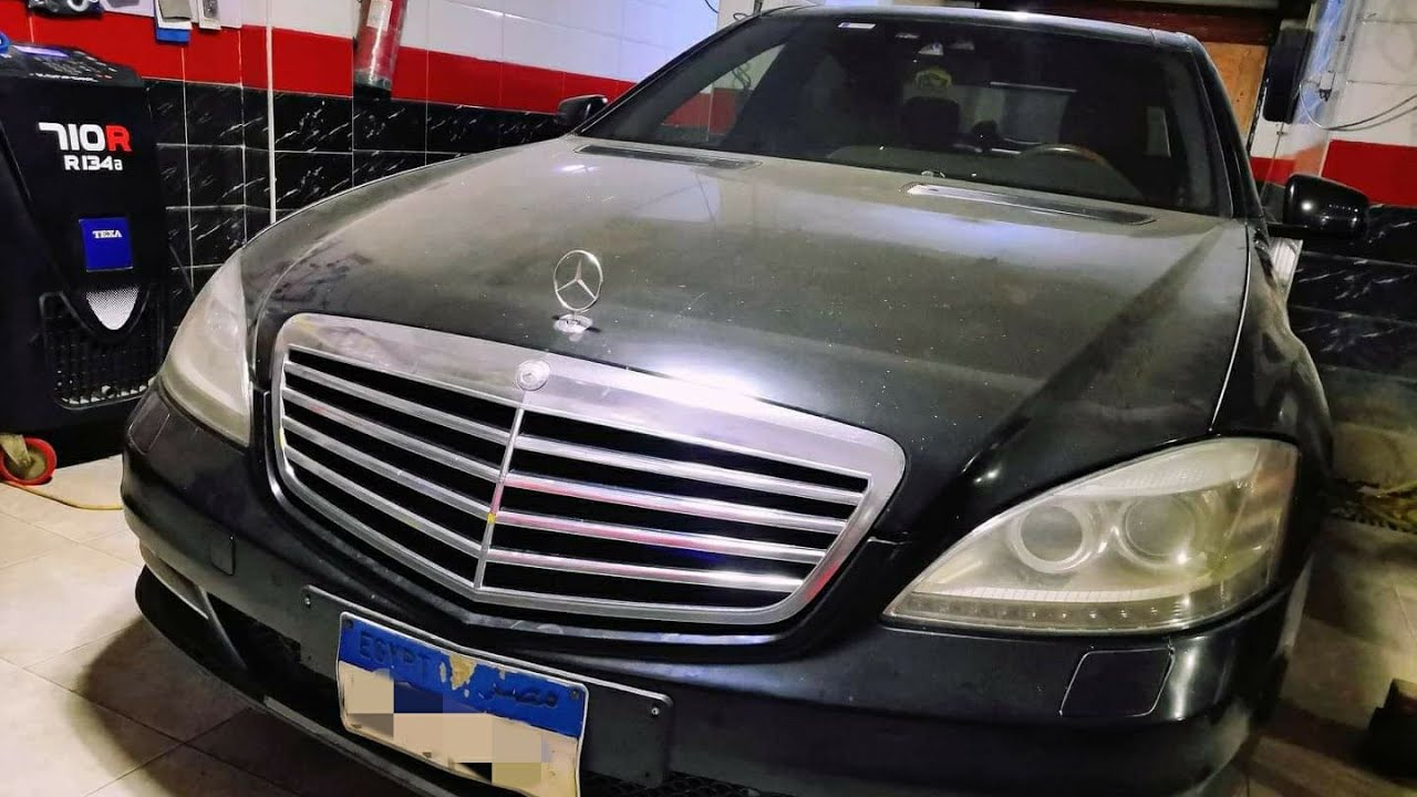فك تابلوه مرسيدس s500 وتغيير تلاجه التكييف ..  mercedes s500 w221 dashboard removal
