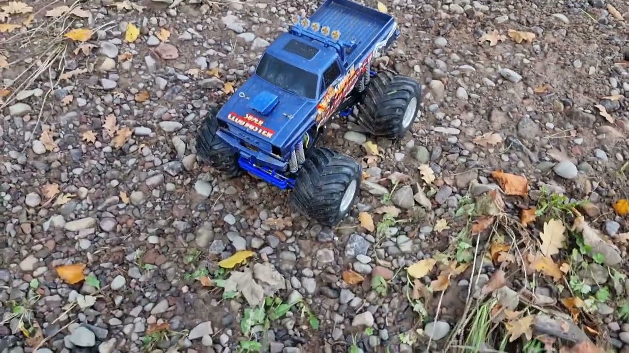 WCP Models goes walkies with Tamiya Super Clodbuster 