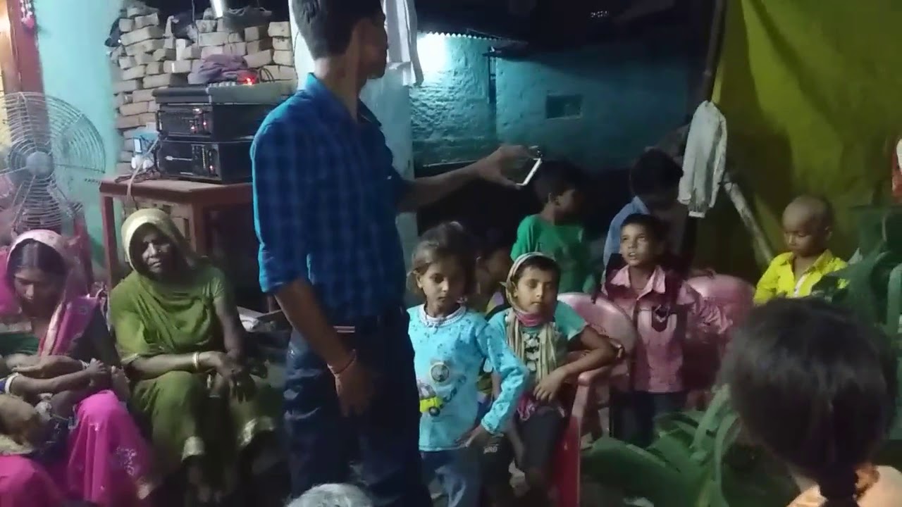 Mathiliy mundan apne loknic dekh kar aand uthau     manpasand
