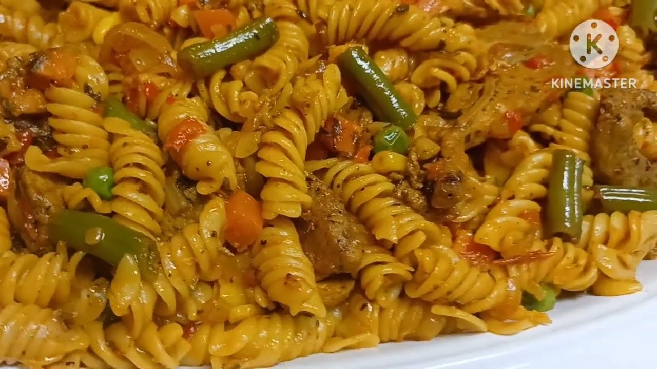 Macaroni à la viande de porc et aux légumes tellement délicieux!