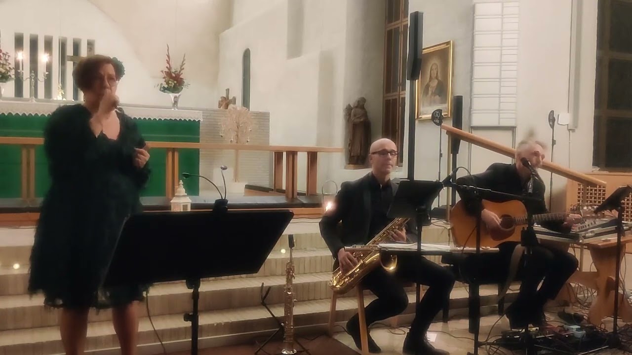 Hiljainen tienoo - Mirja Poikkeus