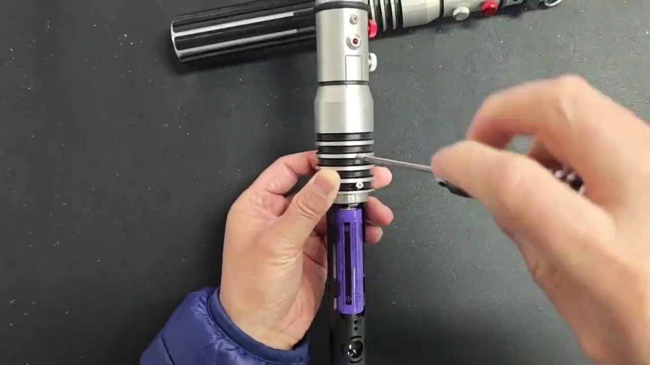 Krakken Lightsaber – Savage Inspired | Heavy Combat Saber breakdown