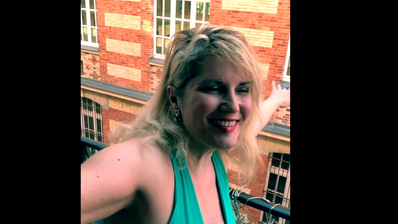 Woman in love cover by Veronica Antonelli