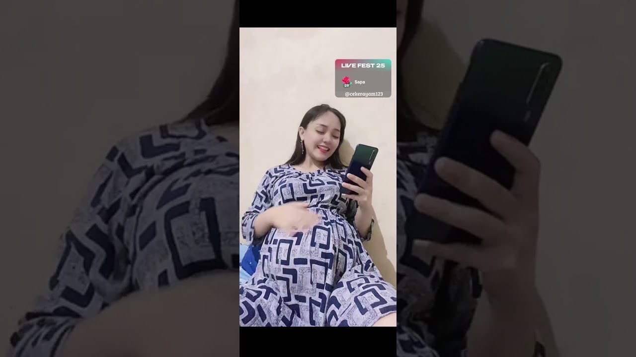 Bumil cantik perut besar