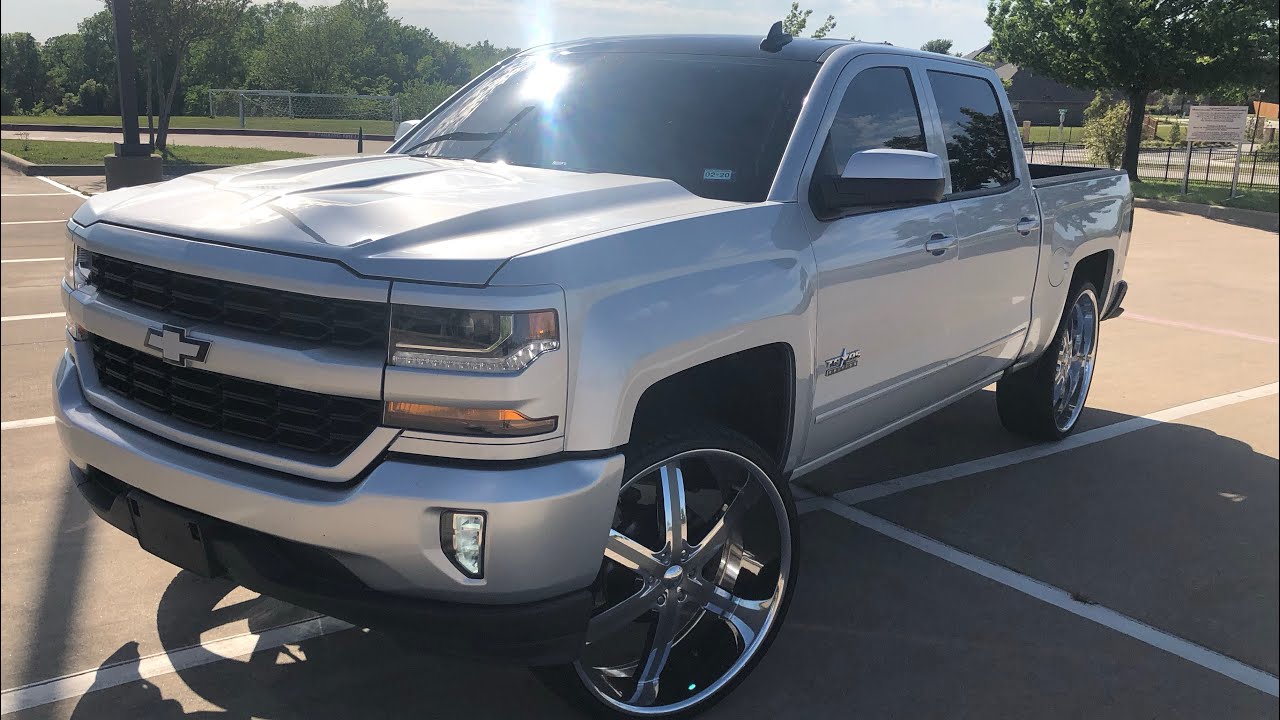 Silverado on 28&rdquo;s with a leveling kit