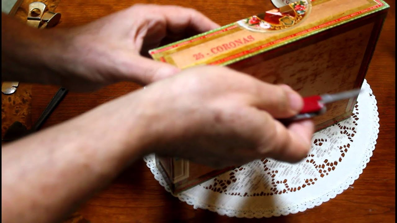 Opening a Pre Embargo 1958 Box of Cigars