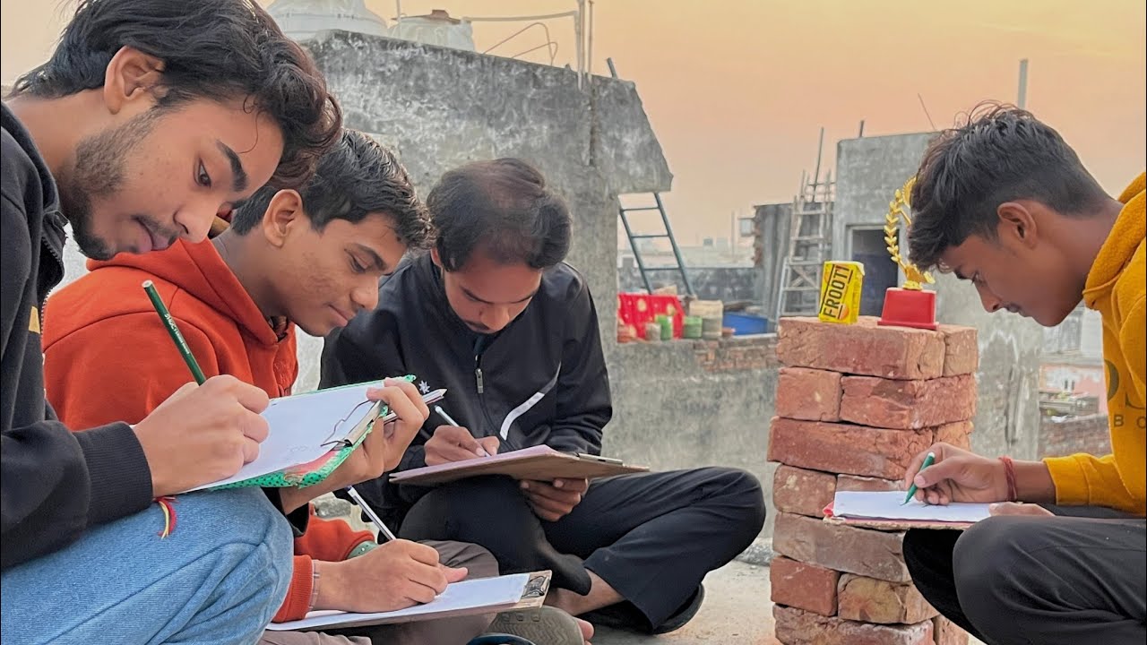 Aaj karenge drawing competition…🏆🖍️