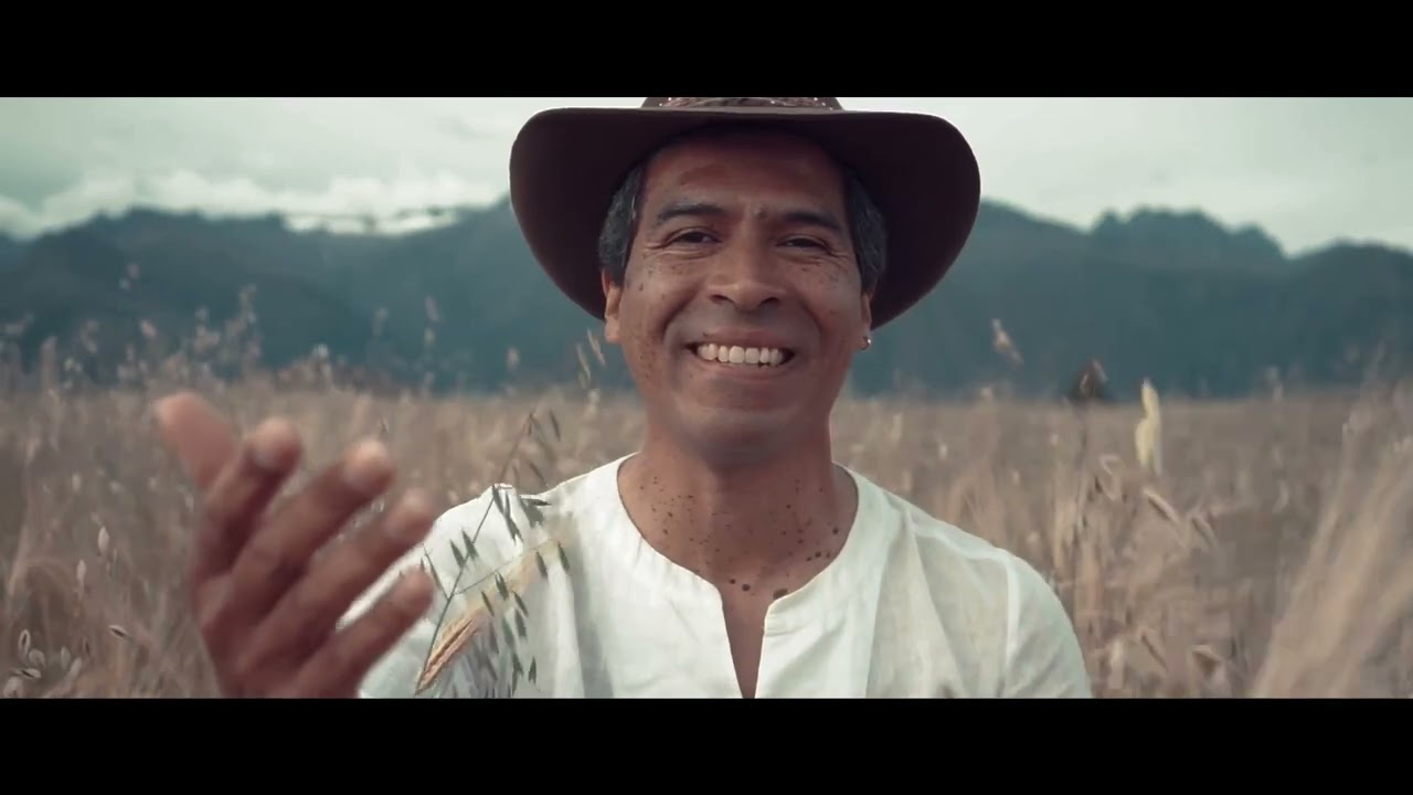 CAMINAR - Gaddafi Núñez (Vídeo Clip Oficial)