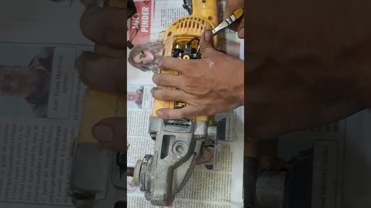 Cambio de escobillas a una pulidora Dewalt 9 pulgadas