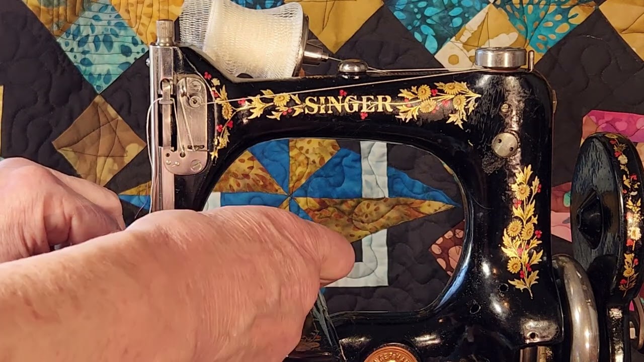 1918 Singer 24-61 Hand-Crank Chainstitch Sewing Machine