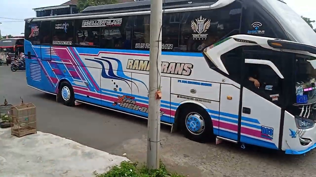 Bus RAMA TRANS Terminal #nyatnyono bersama bang @MuhammadIbnuAlzam #busmania #telolet #basuri #bus