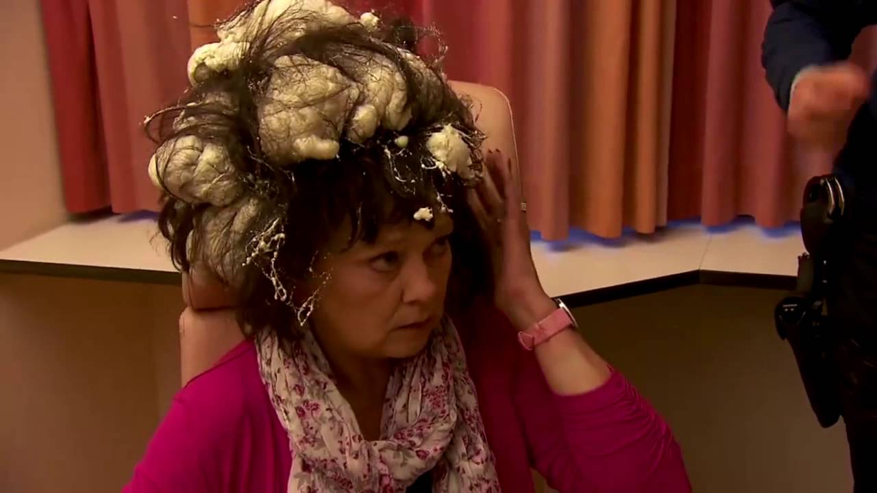 Quand une femme confond mousse &agrave; cheveux et mousse expansive
