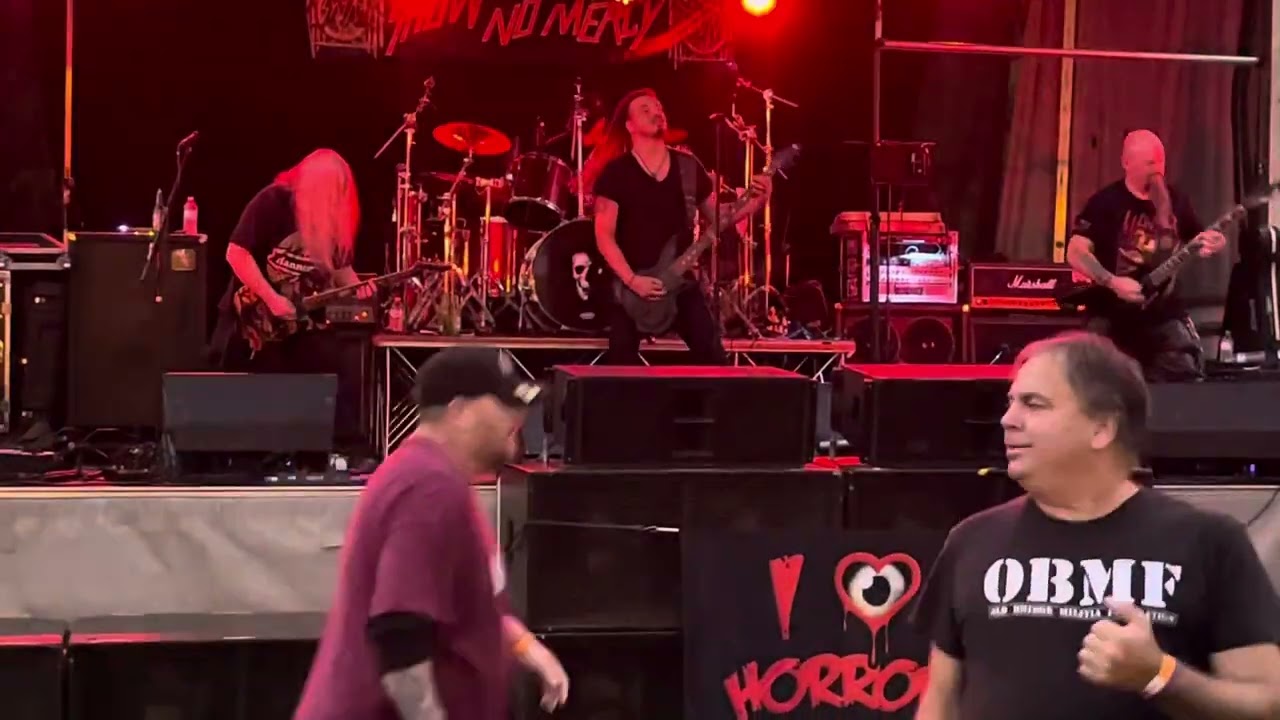 Show No Mercy.  Raining Blood. Slayer. Tribute