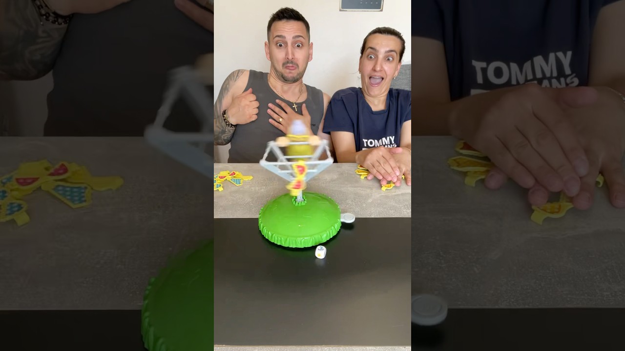 Play with us Oma&rsquo;s Woeste waslijn #couplegame #challenge #funnyfamilygames #funny #boardgame