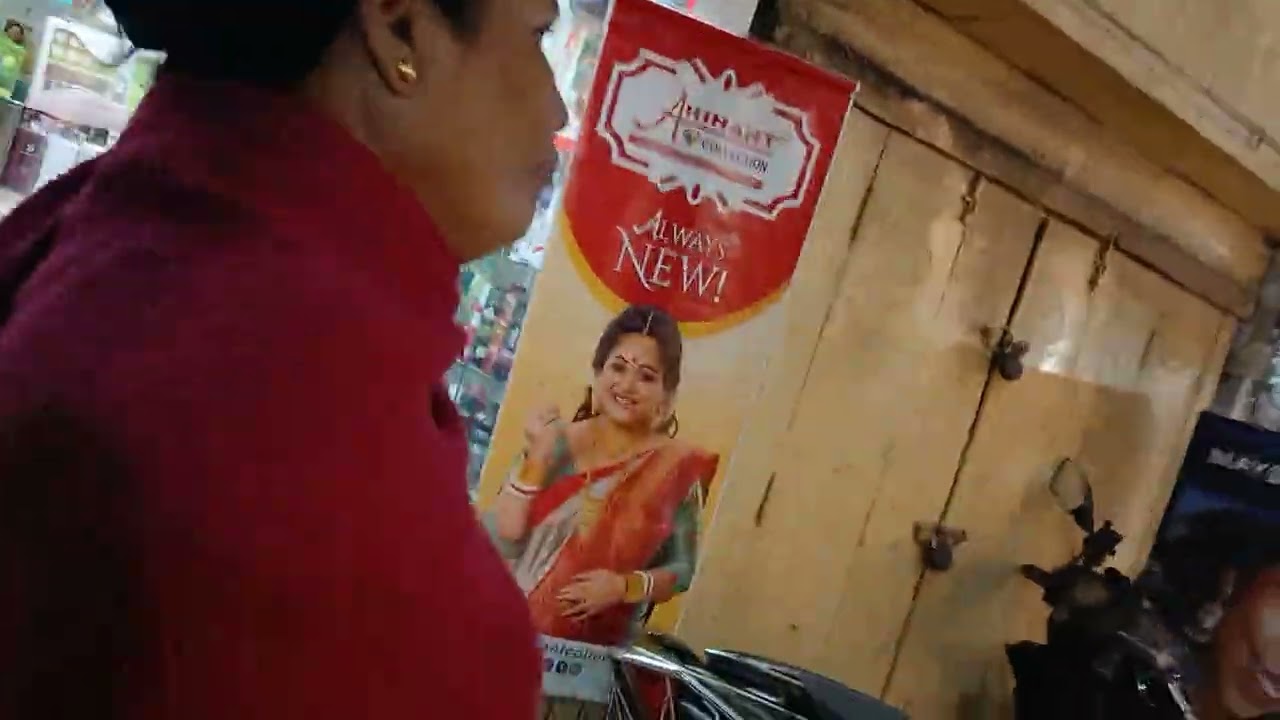 NAGERBAZAR VEGETABLES, FLOWER SHOPS, GROCERIES SHOPS and VARIOUS FISH NIGHT MARKET KOLKATA WB INDIA 