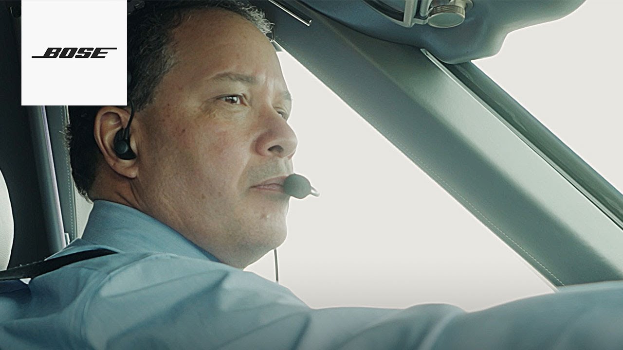 Bose Aviation | Менес Пьер-Пьер с гарнитурой Bose ProFlight Series 2