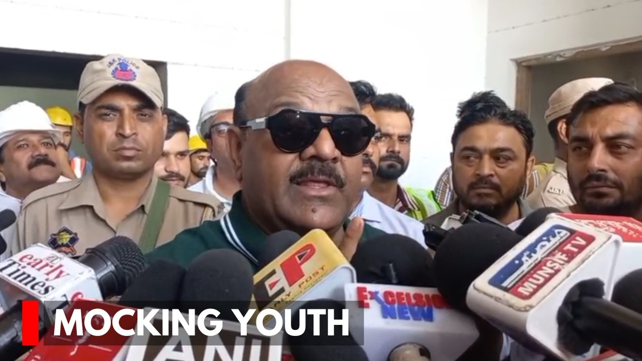 Dy CM Accuses Ravinder Raina of Mocking India&rsquo;s Youth with Cockroach Prop