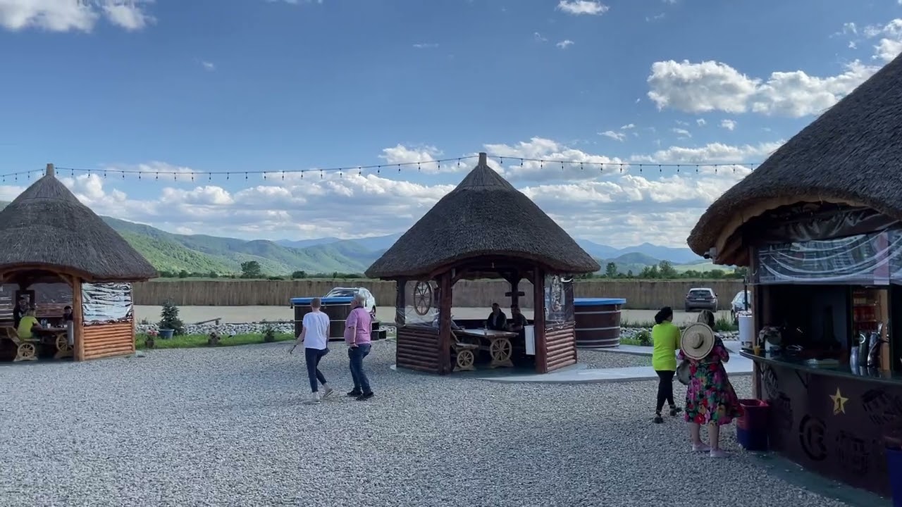 ACOPERIS DIN STUF - CONSTRUCTII ZONE TURISTICE - MESTERI IN STUF - BERRYLAND HUNEDOARA