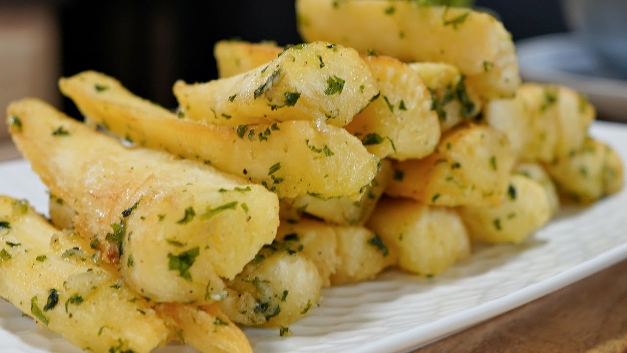 Como Hacer Yuca Frita - Tienes que preparar esta yuca frita al ajillo! asmr