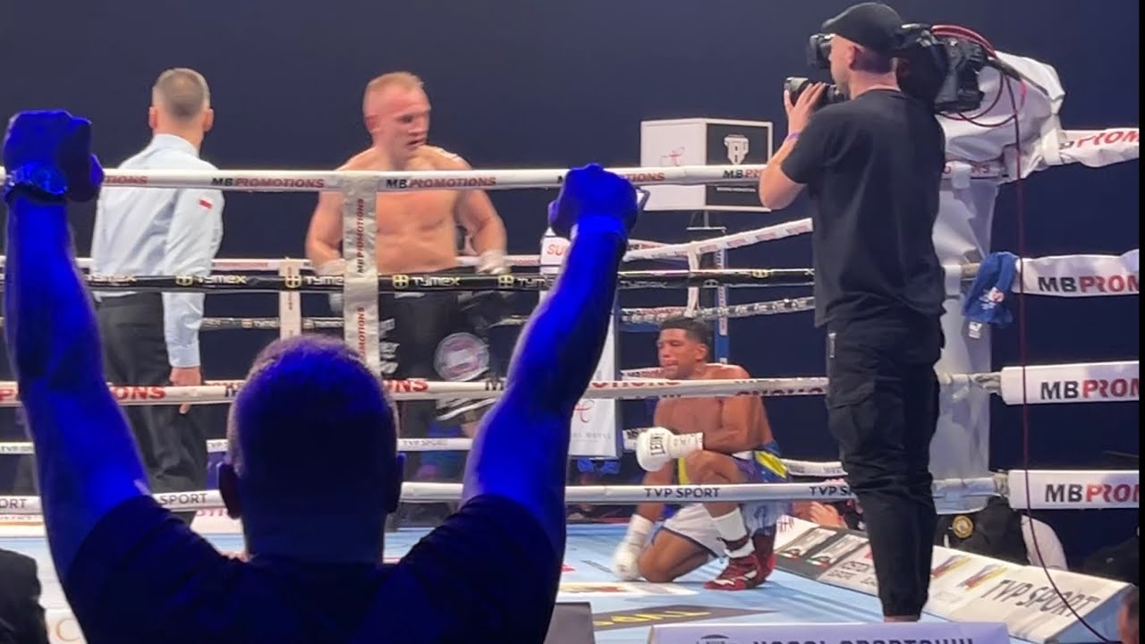 Karol Welter wygrywa przed czasem z Evanderem Castillo - 3. runda! 