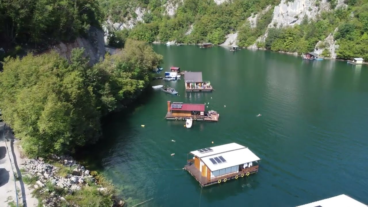 Perucac floating houses (Serbia)