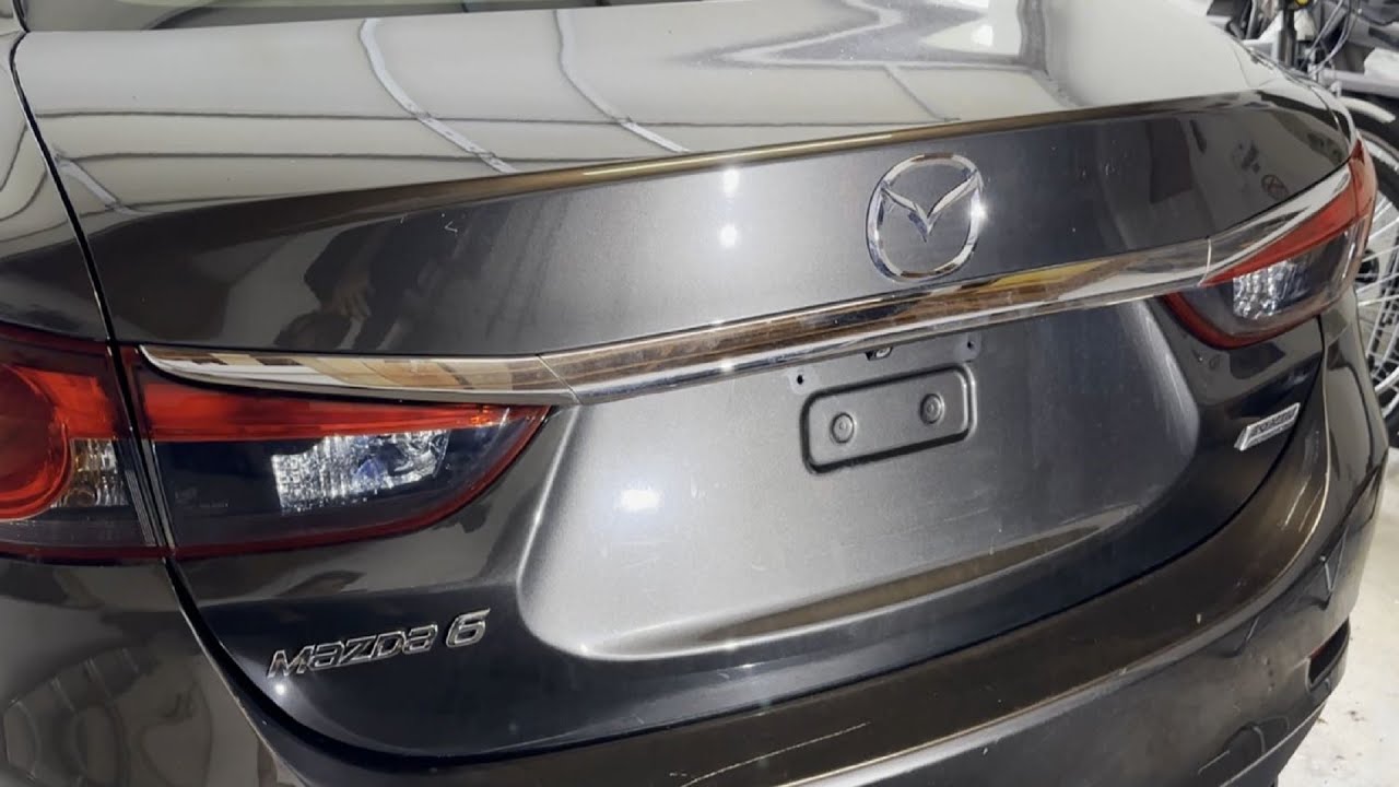Снятие внутреннего заднего фонаря и демонтаж панели багажника Mazda6 2014-17