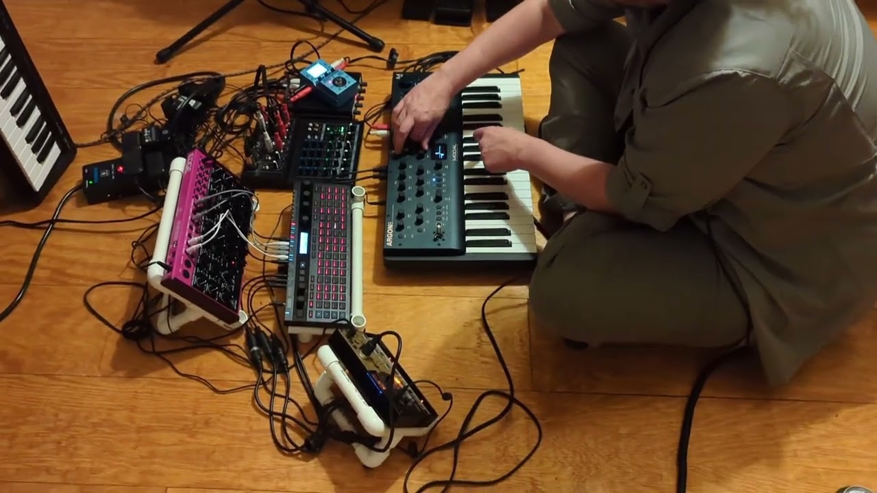 Heavy Synth Jam: Behringer EDGE, Modal Argon8 and Korg Volca Drum sequenced with CV/MIDI Korg SQ-64